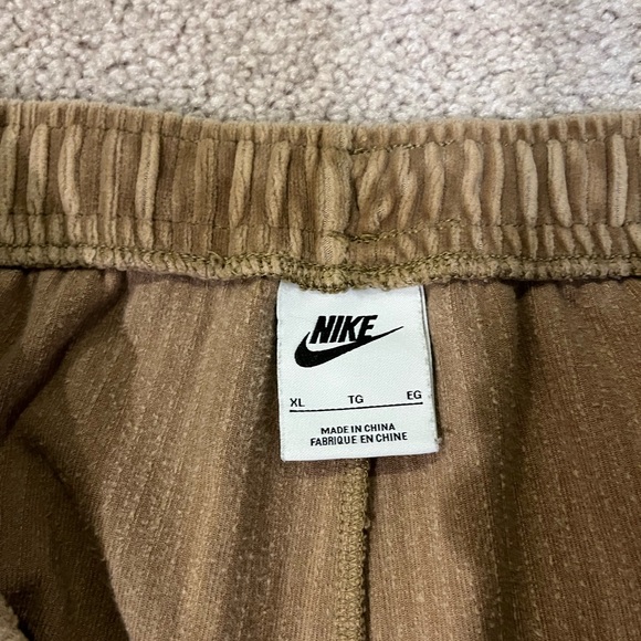 Nike Women's Velour Wide Leg Pants - Picture 8 of 10